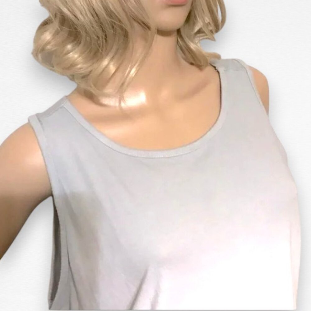 Gradient Twist Back Tank - Picture 6 of 10